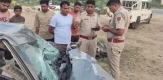 डंपर-कार की भिड़ंत में चार की मौत