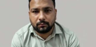 फर्जी आरजीएचएस अधिकारी बन अस्पताल की ऑडिट के नाम पर 40 हजार लेते संदिग्ध डिटेन Jal-Jhulni Ekadashi