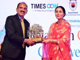 विश्व पर्यटन दिवस पर उपमुख्यमंत्री दीया कुमारी ने कुलदीप सिंह चंदेला को किया सम्मानित