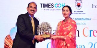 विश्व पर्यटन दिवस पर उपमुख्यमंत्री दीया कुमारी ने कुलदीप सिंह चंदेला को किया सम्मानित