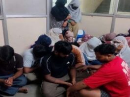 पुलिस ने स्पा सेंटर पर मारी दबिश: 14 युवतियों समेत 19 गिरफ्तार