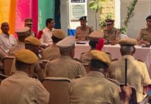 सीमा चौकियों से गांवों तक पहुंचे डीजीपी: जवानों से किया संवाद DGP reaches villages from border outposts; interacts with personnel.