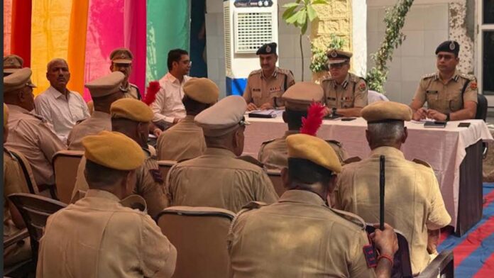 DGP reaches villages from border outposts; interacts with personnel. DGP reaches villages from border outposts; interacts with personnel.