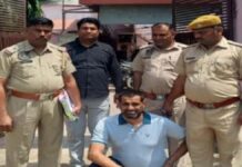 लग्जरी गाड़ियां चुराने वाला अंतरराज्यीय वाहन चोर गिरफ्तार