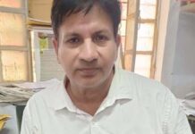 सोलर एससीओ जारी करने के बदले दस हजार की रिश्वत लेते डिस्कॉम का सीसी बाबू गिरफ्तार DISCOM's 'CC Babu' arrested for accepting a bribe of ₹10,000 to issue a solar SCO.