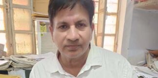 सोलर एससीओ जारी करने के बदले दस हजार की रिश्वत लेते डिस्कॉम का सीसी बाबू गिरफ्तार DISCOM's 'CC Babu' arrested for accepting a bribe of ₹10,000 to issue a solar SCO.