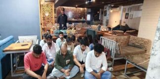 अवैध हुक्का बार पर पुलिस का छापेमारी कर किए दो संचालक गिरफ्तार