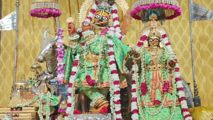 A grand *abhishek* with *Panchamrit* will be performed at the Govind Dev Ji Temple on Radhashtami. A grand *abhishek* with *Panchamrit* will be performed at the Govind Dev Ji Temple on Radhashtami.