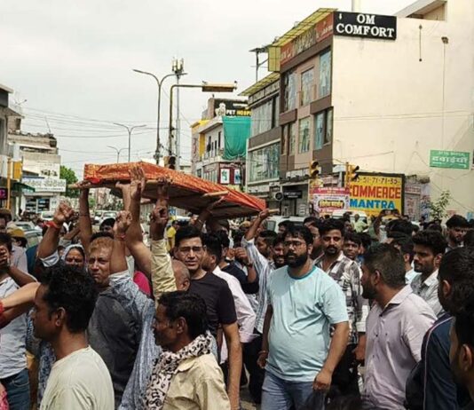 घर-दुकान बचाने सड़क पर उतरे लोग: न्यू सांगानेर रोड पर जेडीए की डिमार्केशन का विरोध Protest against JDA demarcation on New Sanganer Road