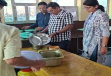 महिला चिकित्सालय की प्राइवेट कैंटीन में नहीं मिला खाद्य लाइसेंस Food license not found at the private canteen of the women's hospital.
