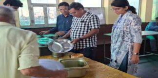महिला चिकित्सालय की प्राइवेट कैंटीन में नहीं मिला खाद्य लाइसेंस Food license not found at the private canteen of the women's hospital.