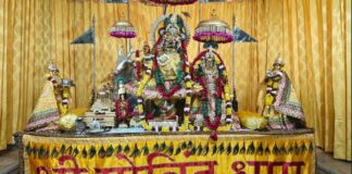 ‘नंद के आनंद भयो, जय कन्हैया लाल की…’गूंज उठी छोटी काशी "Nand ke Anand Bhayo, Jai Kanhaiya Lal Ki..." — the chant echoed through Chhoti Kashi.