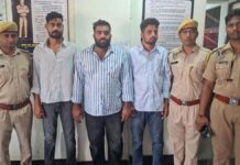 लाठी-डंडों से हमला कर युवती-भतीजे का अपहरण करने वाले तीन आरोपी गिरफ्तार Three accused arrested for abduction and assault with sticks and clubs.
