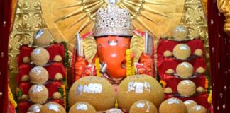 मोती डूंगरी गणेश मंदिर में सजे हजारों मोदक:251 किलो के दो विशाल मोदक रहे आकर्षण