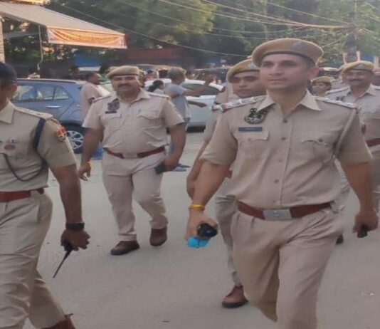 भयमुक्त मतदान का संदेश लेकर सड़कों पर उतरी पुलिस