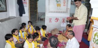 जलेश्वर महादेव मंदिर में 251 कन्याओं का पूजन Worship of 251 young girls at Jaleshwar Mahadev Temple