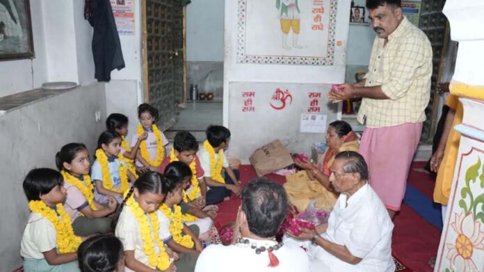 Worship of 251 young girls at Jaleshwar Mahadev Temple Worship of 251 young girls at Jaleshwar Mahadev Temple