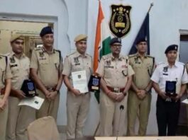 आग में घिरे सात लोगों को बचाने वाले सुरेश चंद समेत छह जवान ‘कांस्टेबल ऑफ द मंथ’ Six personnel, including Suresh Chand