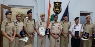 आग में घिरे सात लोगों को बचाने वाले सुरेश चंद समेत छह जवान ‘कांस्टेबल ऑफ द मंथ’ Six personnel, including Suresh Chand