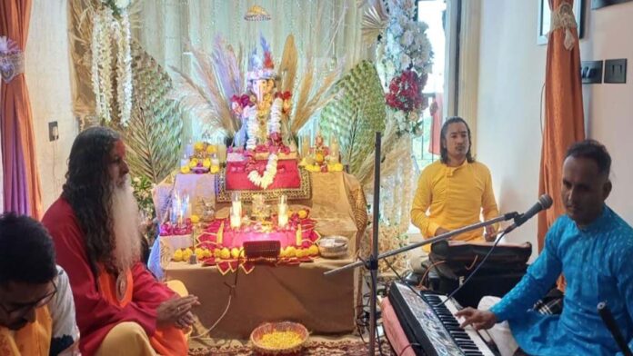 Chanting of the name 'Radha' Chanting of the name 'Radha'