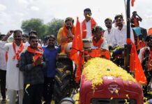 भगवा सेना भारत ने निकाली युवा संकल्प वाहन रैली 'Bhagwa Sena Bharat' organized a 'Youth Resolve' vehicle rally.