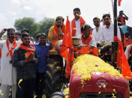 भगवा सेना भारत ने निकाली युवा संकल्प वाहन रैली 'Bhagwa Sena Bharat' organized a 'Youth Resolve' vehicle rally.