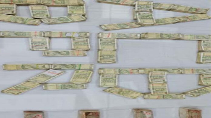 5.25 kg of silver found at the home of an SHO caught accepting a bribe. 5.25 kg of silver found at the home of an SHO caught accepting a bribe.