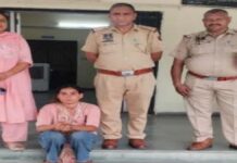 स्मैक और अवैध शराब के साथ महिला गिरफ्तार Woman arrested with smack and illicit liquor