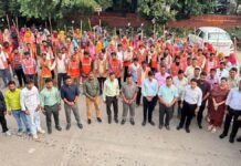 महास्वच्छता अभियान में सफाई कर्मचारियों ने किया 6 हजार टन कचरा साफ Sanitation workers cleared 6000 tonnes of garbage during the mega cleanliness drive.