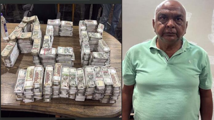 Middleman arrested in Udaipur while accepting a bribe of ₹2 crore. Middleman arrested in Udaipur while accepting a bribe of ₹2 crore.