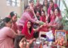 ‘टीजड़ी’ पर्व पर पति की दीर्घायु के लिए महिलाओं ने रखा निर्जला व्रत