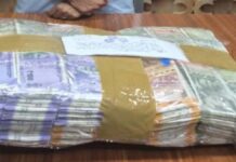 42 लाख की बैंक लूट मामला: रेकी करने वाली प्रेमिका गिरफ्तार Rs 42 lakh bank robbery case: Girlfriend who conducted recce arrested