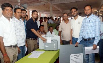 नगरीय निकाय चुनाव: 565 बूथों के लिए मतदान दल रवाना, आज 18 निकायों में मतदान