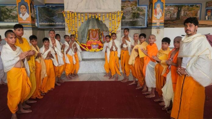 'Vidyarambha Sanskar' for 21 young boys at Khole Ke Hanumanji Temple on Rishi Panchami. 'Vidyarambha Sanskar' for 21 young boys at Khole Ke Hanumanji Temple on Rishi Panchami.
