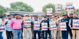 आमेर से हवामहल तक महिला पर्यटकों की सुरक्षा के लिए पुलिस ने चलाया जागरूकता अभियान