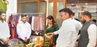 आदिवासी उत्पादों को बाजार उपलब्ध कराने के लिए ‘आदि बाजार’ शुरू ‘Aadi Bazaar’ launched to provide a market for tribal products.