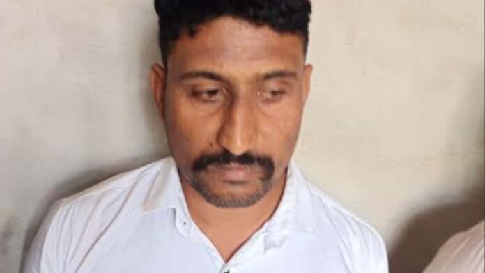 Forest guard arrested while accepting a bribe of ₹5,000. Forest guard arrested while accepting a bribe of ₹5,000.