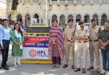 यातायात पुलिस को मिले 10 आधुनिक सोलर बैरिकेड्स