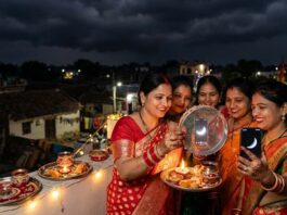बादलों में छिपा रहा चांद, महिलाओं ने मोबाइल पर दर्शन कर खोला करवा चौथ का व्रत