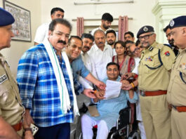 जयपुर पुलिस कमिश्नरेट के बाहर कांग्रेस का धरना समाप्त, जीरो एफआईआर के लिए अब न्यायालय का रुख करेगी पार्टी Congress protest outside Jaipur Police Commissionerate ends