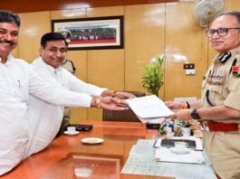 निकाय चुनाव में पुलिस की भूमिका पर कांग्रेस ने डीजीपी को सौंपा ज्ञापन Congress submits memorandum to DGP regarding police role in civic body elections.
