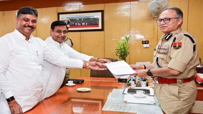 Congress submits memorandum to DGP regarding police role in civic body elections.