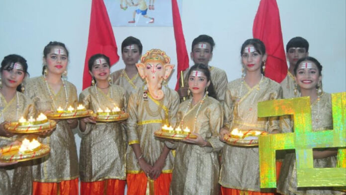 The diversity of Indian culture was on display, ranging from Kashmiri to Rajasthani folk dances. The diversity of Indian culture was on display, ranging from Kashmiri to Rajasthani folk dances.