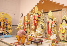 दुर्गाबाड़ी में भव्य दुर्गा पूजा महोत्सव का आगाज: स्वर्णिम महल में विराजी मां दुर्गा Grand Durga Puja festival begins at Durgabari