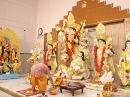दुर्गाबाड़ी में भव्य दुर्गा पूजा महोत्सव का आगाज: स्वर्णिम महल में विराजी मां दुर्गा Grand Durga Puja festival begins at Durgabari