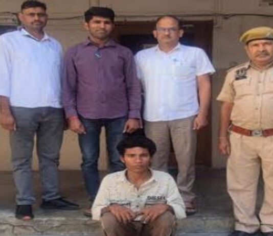 अपने ही घर से गहने चुराकर जयपुर बेचने आया युवक गिरफ्तार