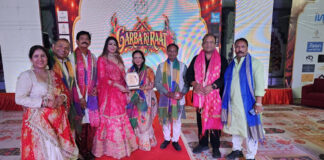गरबा री रात में जयपुरवासियों ने गरबा नृत्य और रंगारंग प्रस्तुतियों से बांधा समां