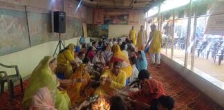 गोविंद देवजी मंदिर में हुआ पितृ पुष्टि गायत्री महायज्ञ में श्रद्धालुओं ने दीं आहुतियां Pitru Pushti Gayatri Mahayagya held in Govind Devji Temple