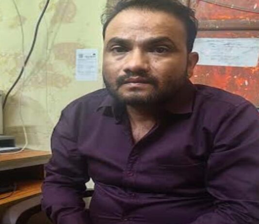 बूंदी में पंचायत समिति तालेड़ा का संविदाकर्मी 70 हजार की रिश्वत लेते गिरफ्तार Contractual employee of Taleda Panchayat Samiti in Bundi arrested while accepting a bribe of 70,000 rupees