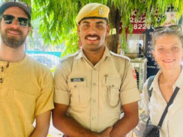 फ्रेंच भाषा में विदेशी पर्यटकों से संवाद कर रहे राजस्थान पुलिस के जवान Three-day training for positive behavioral change among police personnel starts on October 15